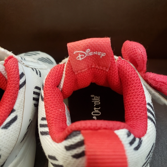 Size 7 minnie Disney Adidas - Picture 8 of 11